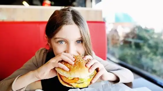 Minden negyedik gyerek elhízott itthon: egészségtippek a dietetikustól